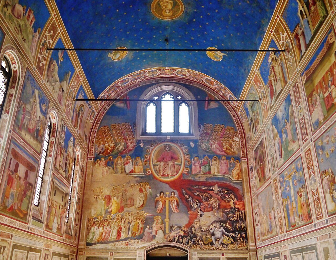 Cappella degli Scrovegni freskóval borított belső tere, Padova